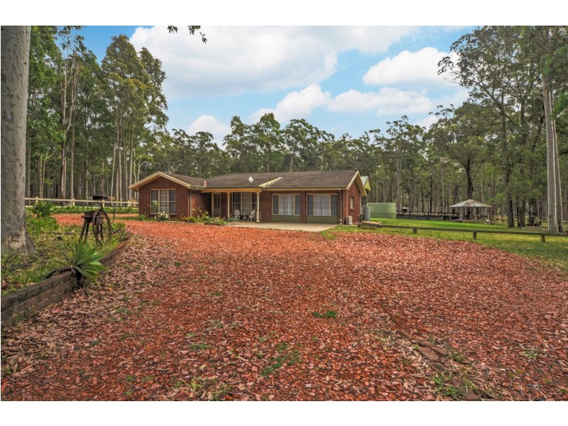 138B Dowling Street, Falls Creek NSW 2540