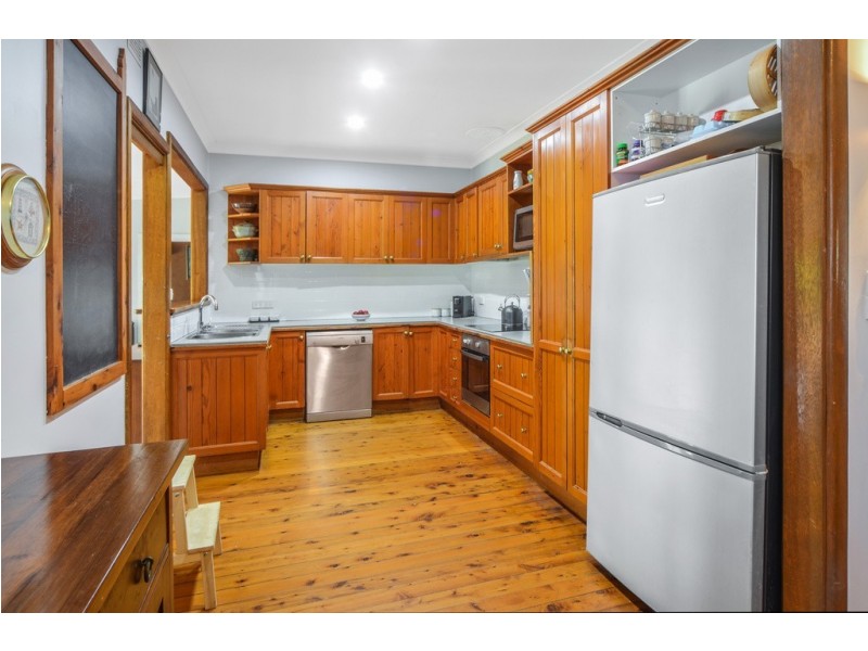 27 Page Avenue, North Nowra NSW 2541