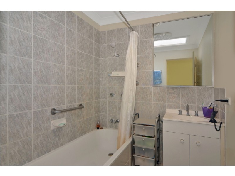 2/3 Hood Close, North Nowra NSW 2541