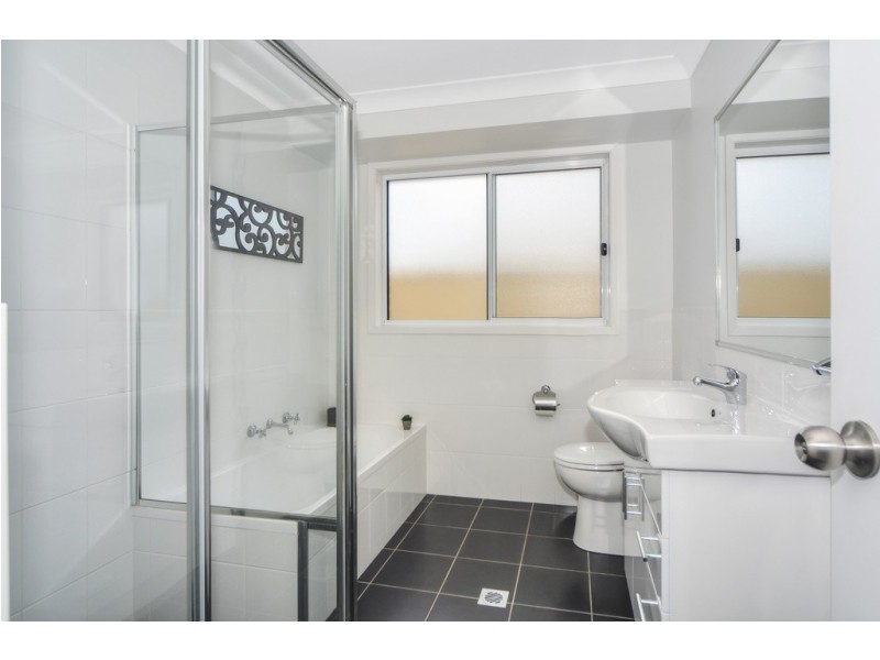 8b Zieria Avenue, North Nowra NSW 2541