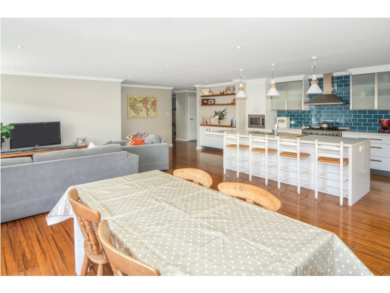 11 Trawler Street, Vincentia NSW 2540