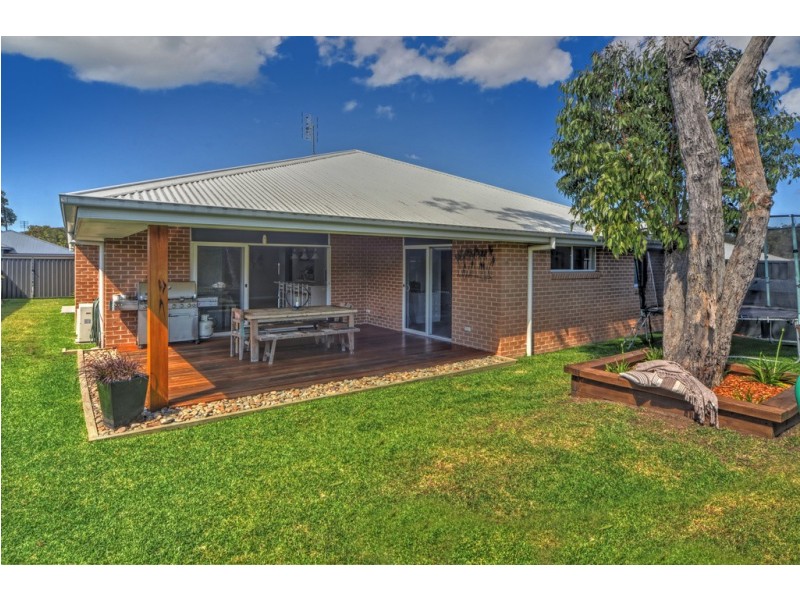 11 Trawler Street, Vincentia NSW 2540