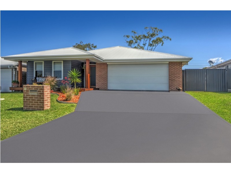 11 Trawler Street, Vincentia NSW 2540