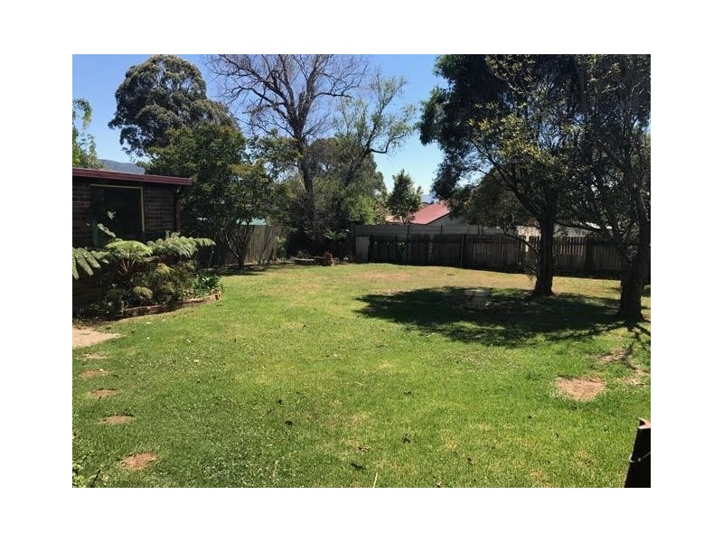 1 Birkdale Grove, Bomaderry NSW 2541