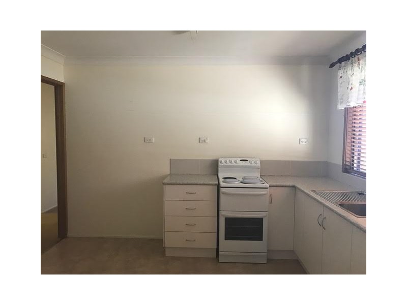 1 Birkdale Grove, Bomaderry NSW 2541
