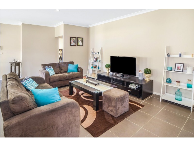33 Warrigal Street, Nowra NSW 2541