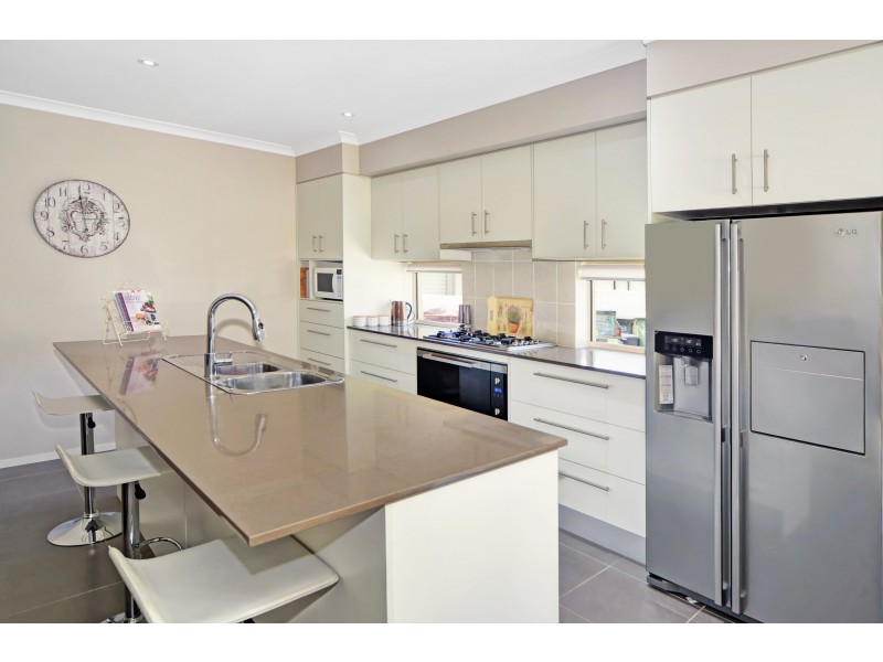 33 Warrigal Street, Nowra NSW 2541