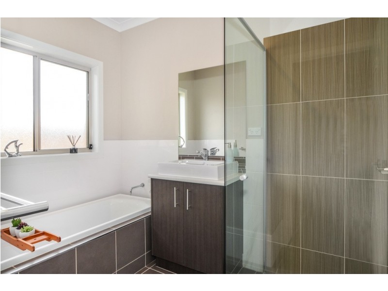 33 Warrigal Street, Nowra NSW 2541