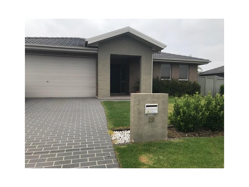 19 Terralla Grove, South Nowra NSW 2541