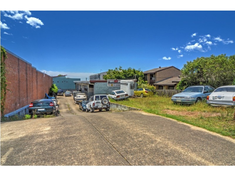 2 Burr Avenue, Nowra NSW 2541