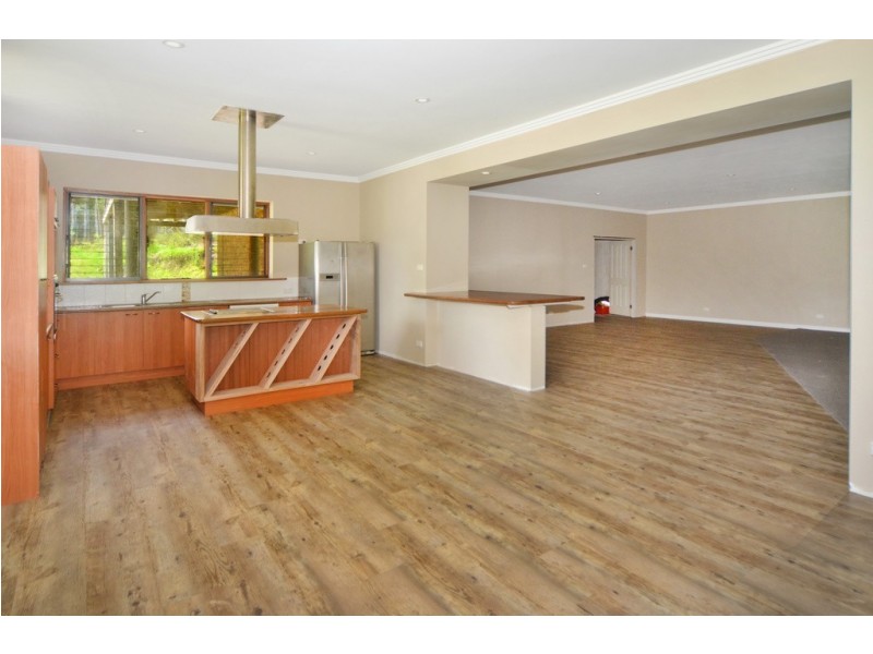 70 Falls Road, Falls Creek NSW 2540