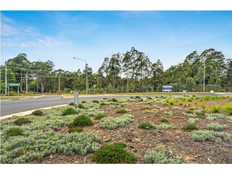 Corner Warra Warra Road & Princes Highway, South Nowra NSW 2541