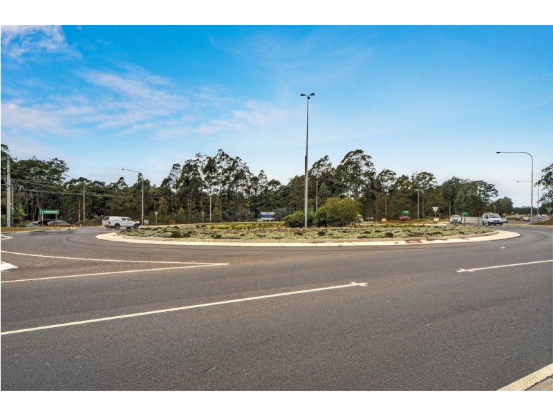 Corner Warra Warra Road & Princes Highway, South Nowra NSW 2541