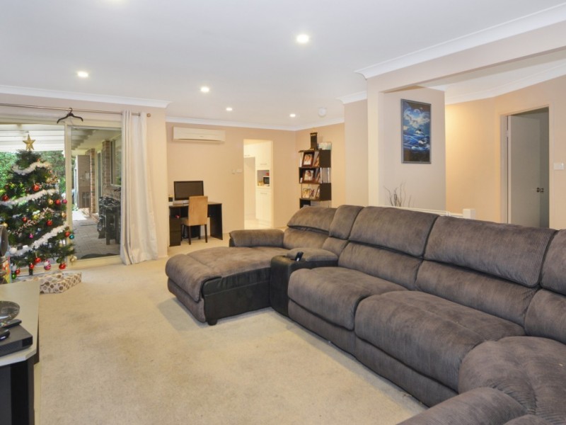 7 Farrelly Place, Bomaderry NSW 2541