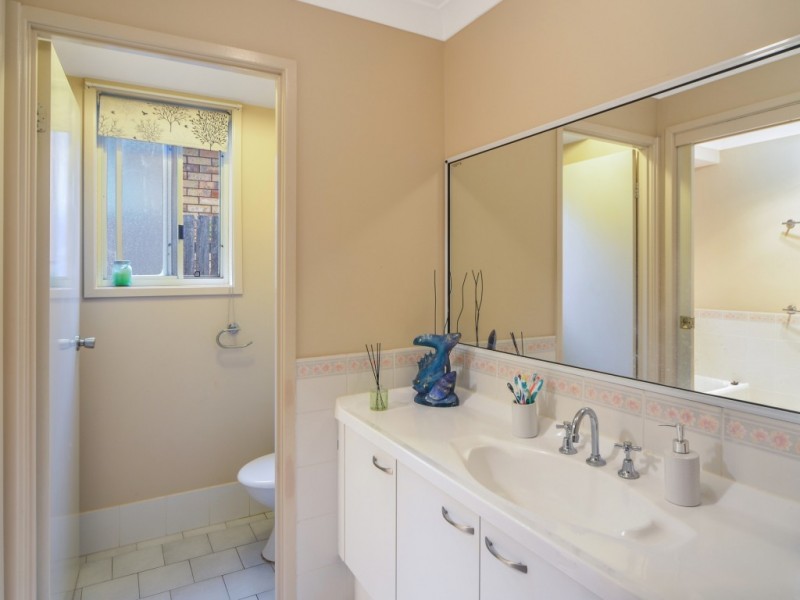 7 Farrelly Place, Bomaderry NSW 2541