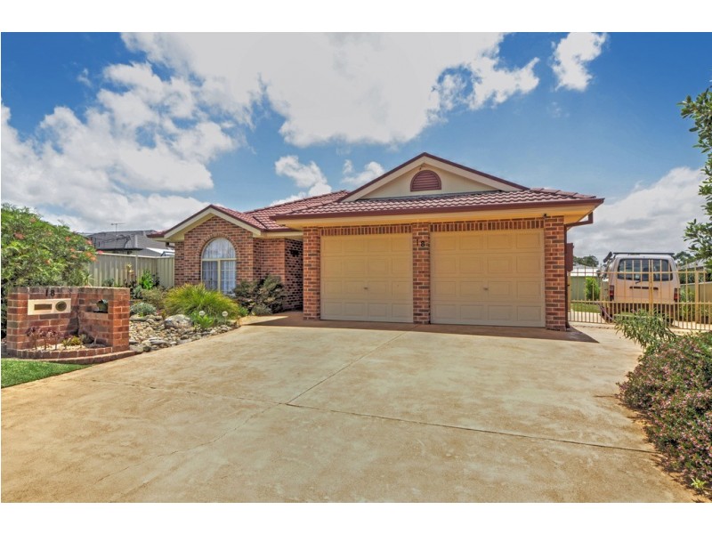 18 Carrington Park Drive, Nowra NSW 2541