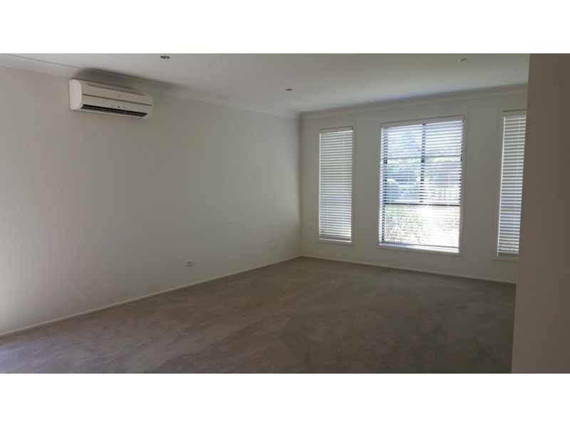 14 Emerald Drive, Meroo Meadow NSW 2540