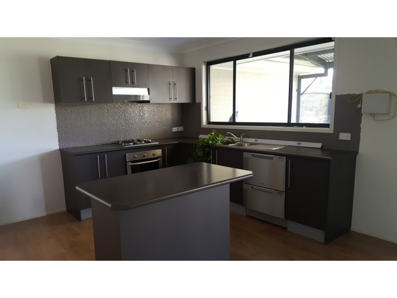 14 Emerald Drive, Meroo Meadow NSW 2540