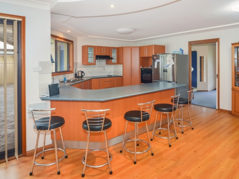 16 Sheraton Circuit, Bomaderry NSW 2541