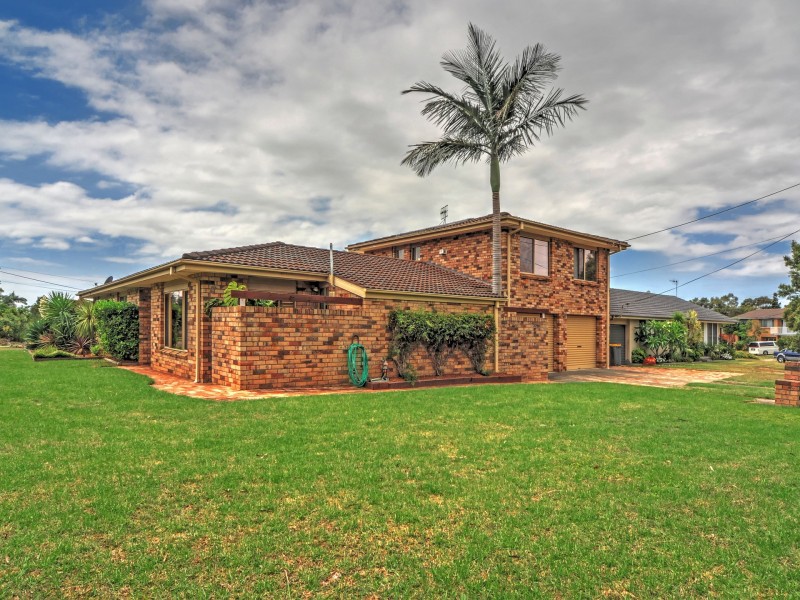 2 Clarke Avenue, North Nowra NSW 2541