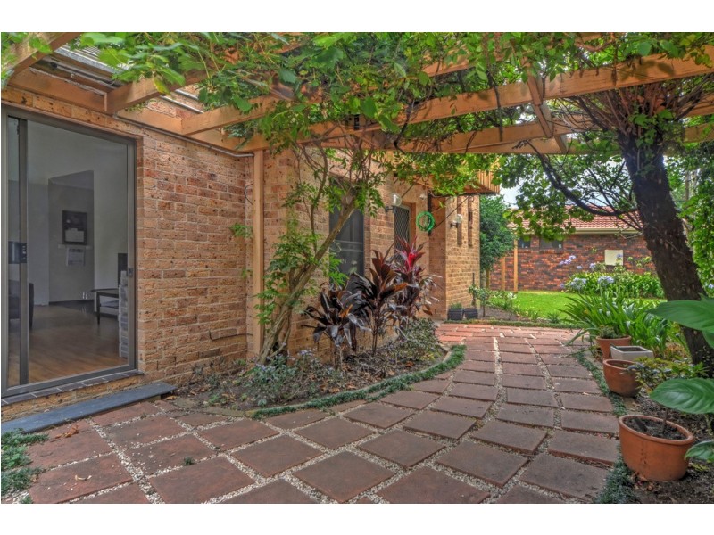 18 Cocos Palm Drive, Bomaderry NSW 2541