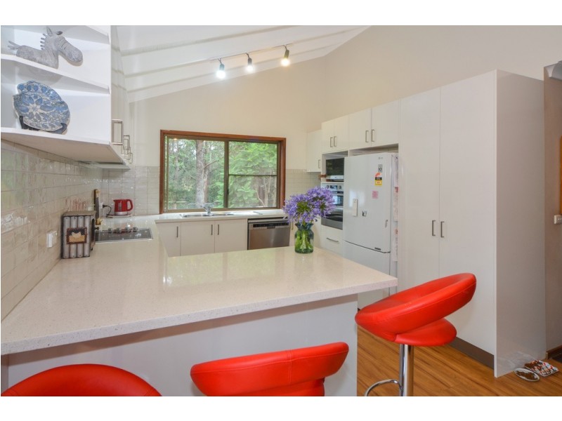 18 Cocos Palm Drive, Bomaderry NSW 2541