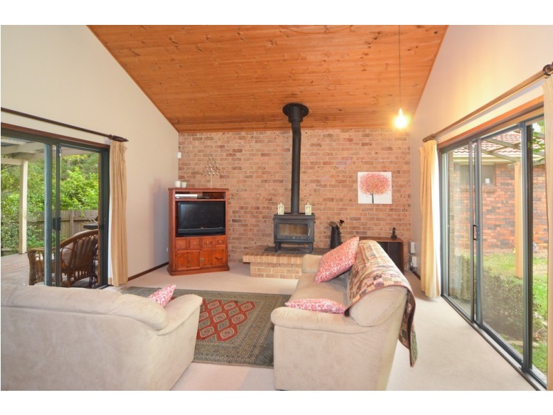 18 Cocos Palm Drive, Bomaderry NSW 2541