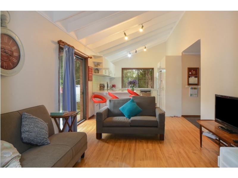 18 Cocos Palm Drive, Bomaderry NSW 2541