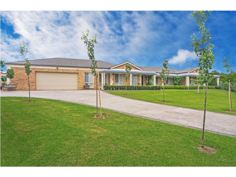 14 Appleberry Close, Bomaderry NSW 2541