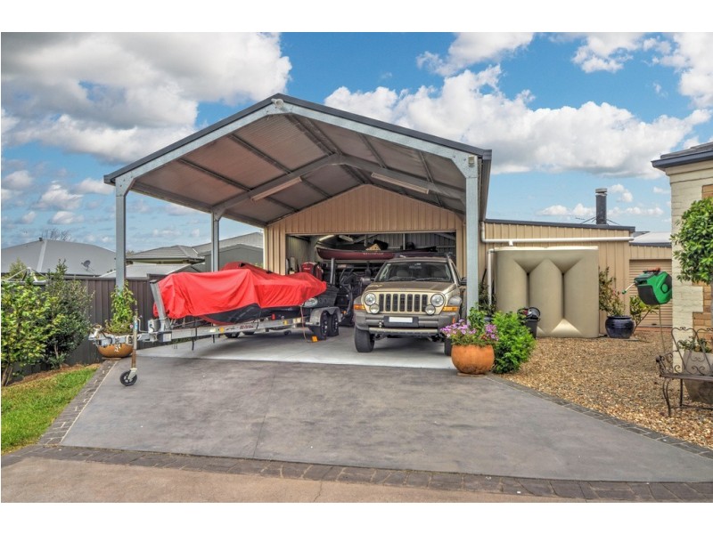 14 Appleberry Close, Bomaderry NSW 2541