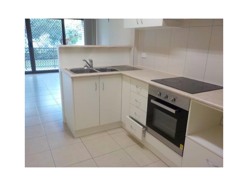 1/104 Douglas Street, Nowra NSW 2541