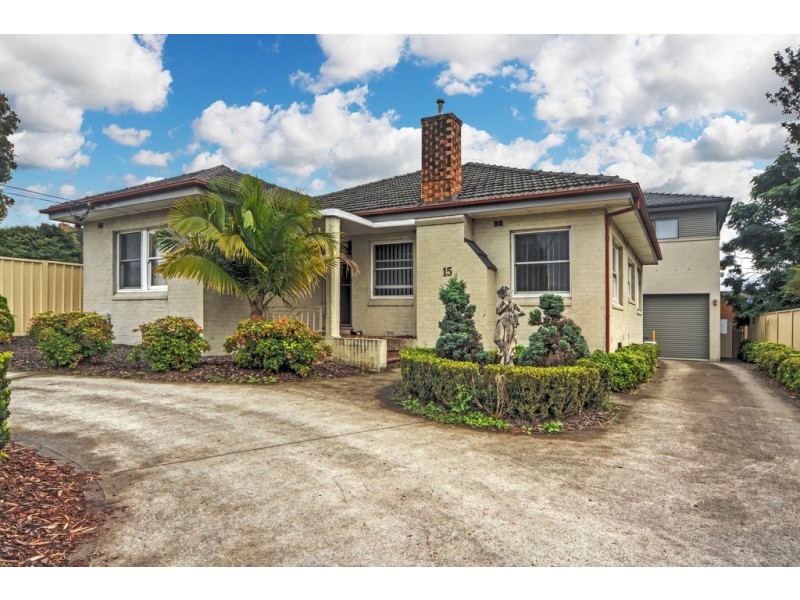15 Cambewarra Road, Bomaderry NSW 2541