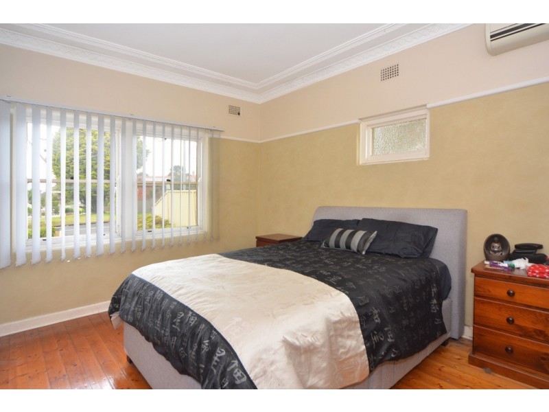 15 Cambewarra Road, Bomaderry NSW 2541