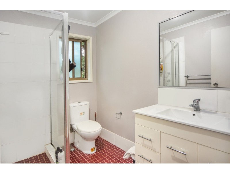 4/6 Carisbrooke Close, Bomaderry NSW 2541