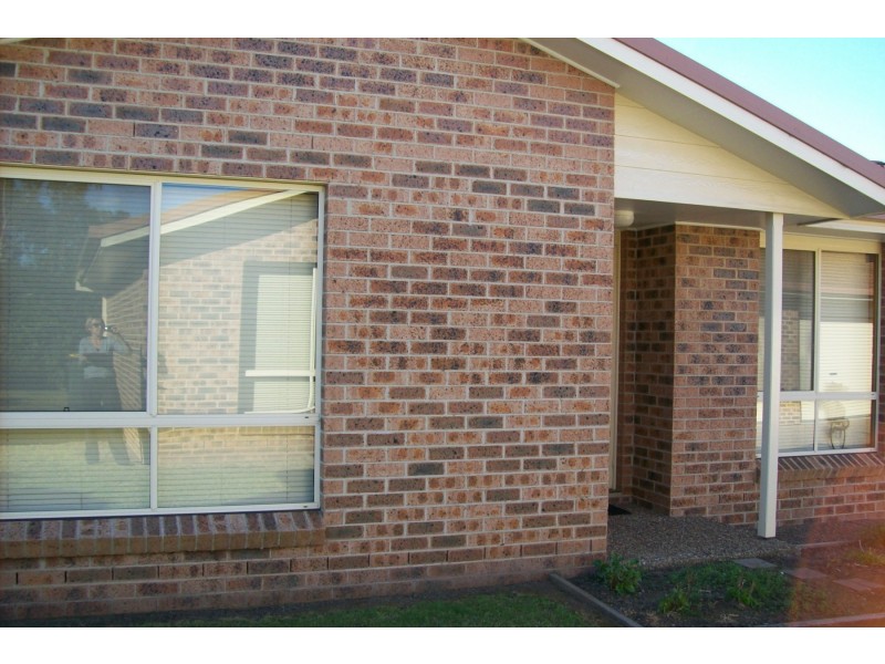 2/67 Lyndhurst Drive, Bomaderry NSW 2541