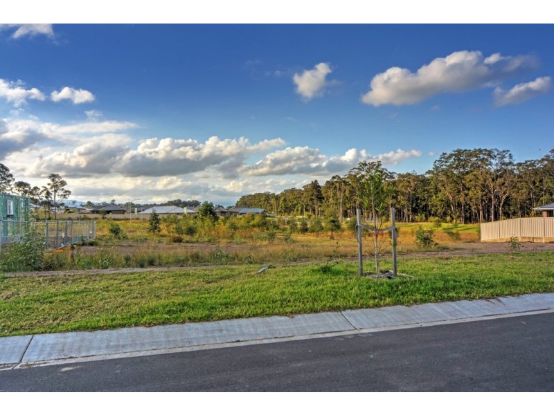 5 Alata Crescent, South Nowra NSW 2541