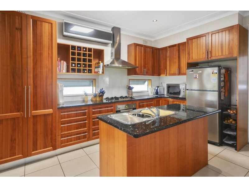 4 Jervis Street, Nowra NSW 2541