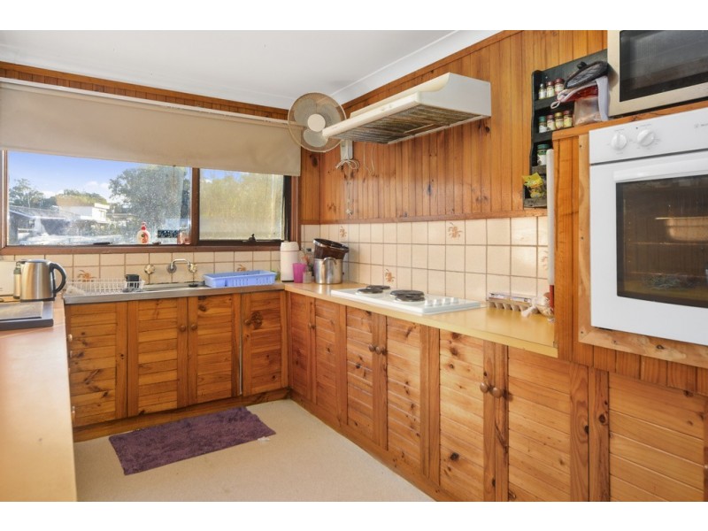 2 Monk Crescent, Bomaderry NSW 2541