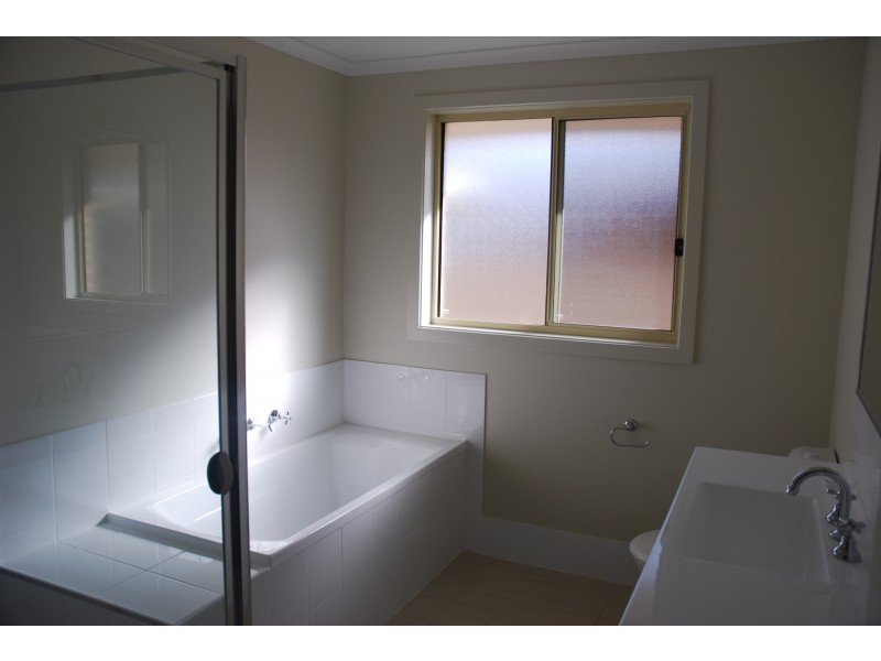13 Candlebark Close, West Nowra NSW 2541