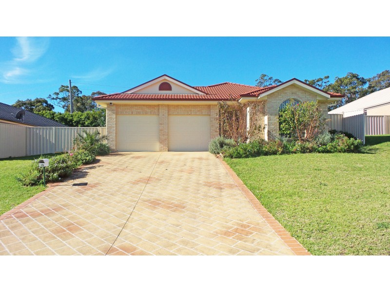 15 Warrigal Street, Nowra NSW 2541