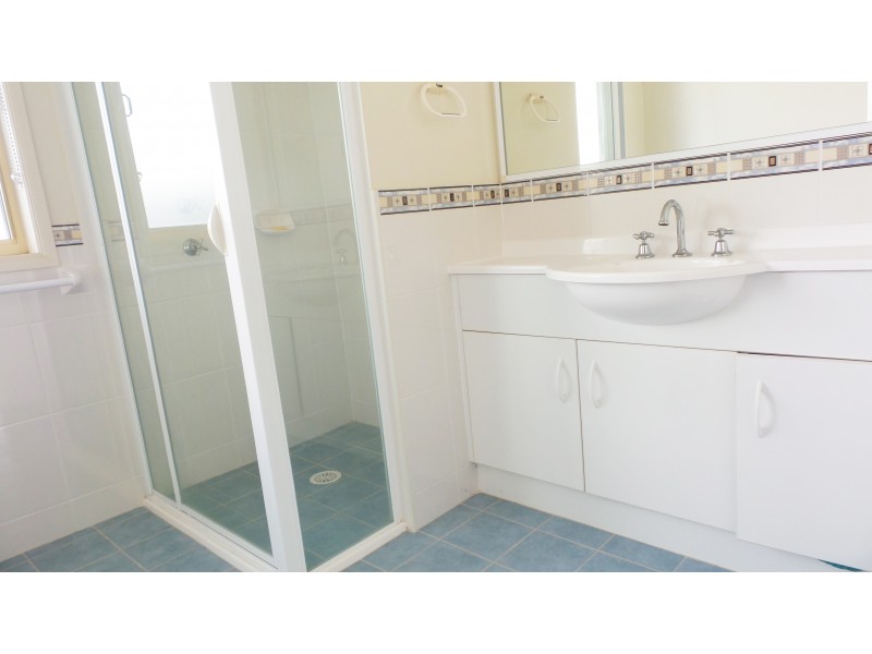 15 Warrigal Street, Nowra NSW 2541