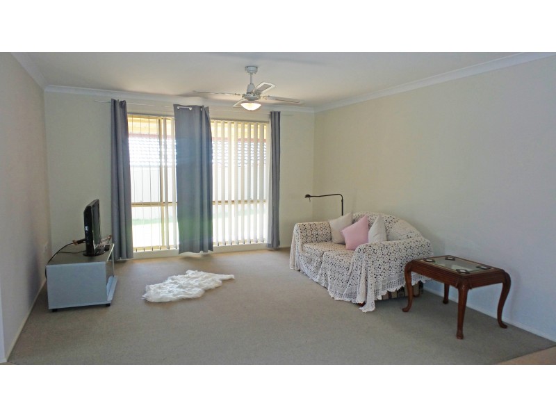 15 Warrigal Street, Nowra NSW 2541