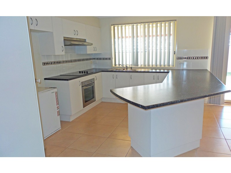 15 Warrigal Street, Nowra NSW 2541