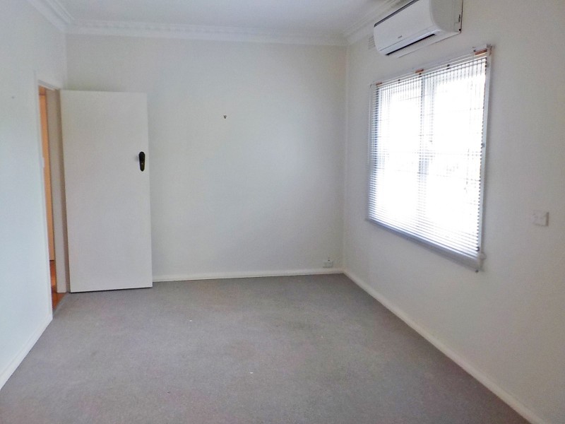 11 Osborne Street, Nowra NSW 2541