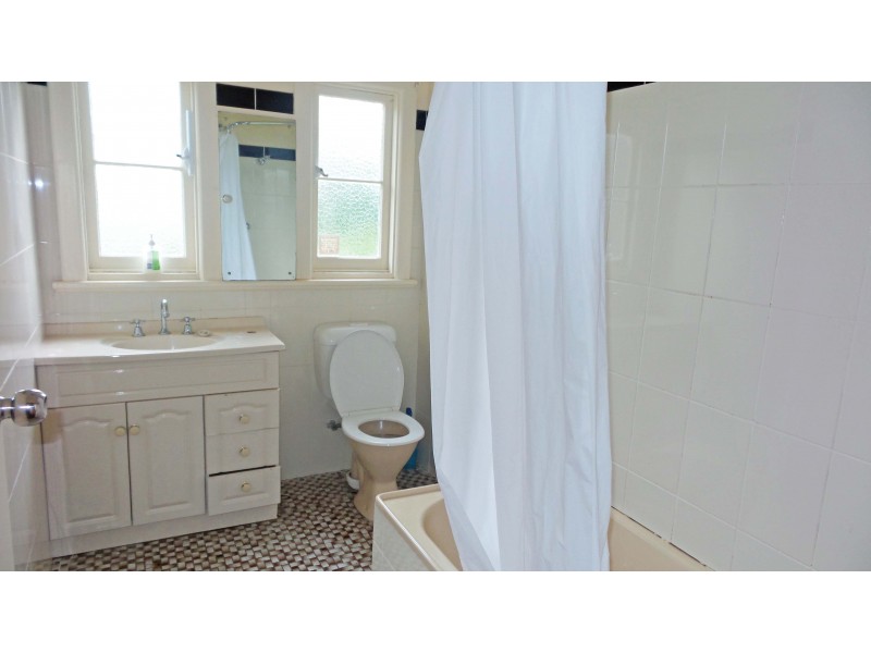 2 Ernest Street, Nowra NSW 2541