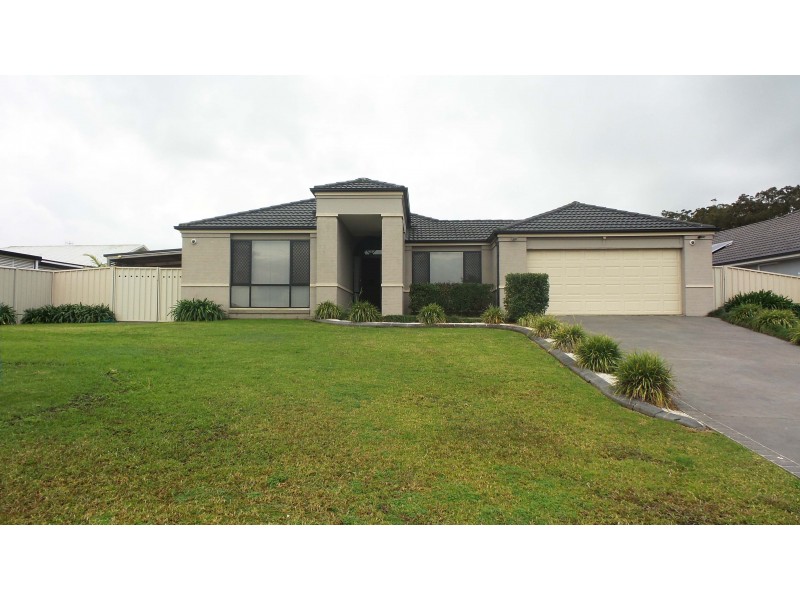 8 Regelia Parade, Worrigee NSW 2540