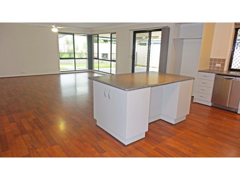 8 Regelia Parade, Worrigee NSW 2540
