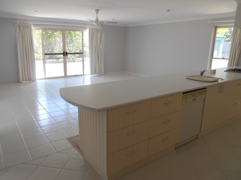 9 Cavanagh Lane, West Nowra NSW 2541