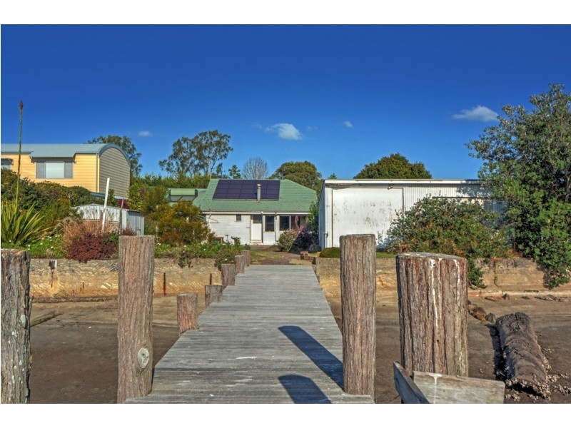 19 Adelaide Street, Greenwell Point NSW 2540