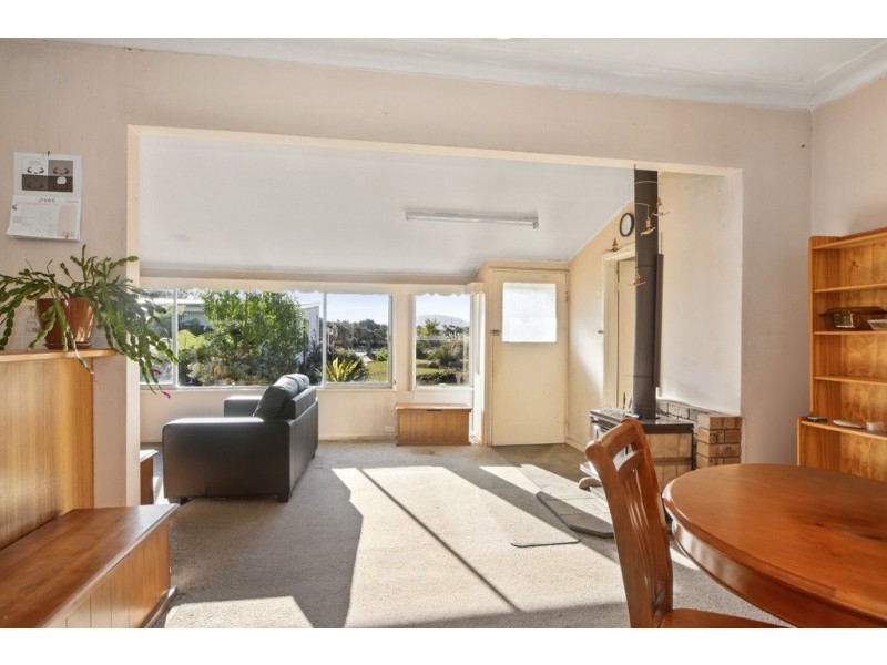 19 Adelaide Street, Greenwell Point NSW 2540